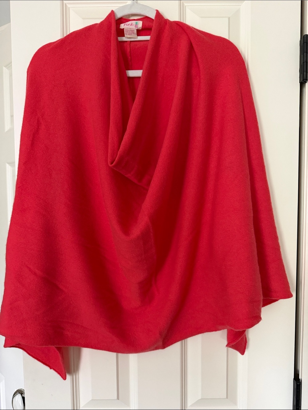 Pink Pineapple 100% cashmere Poncho Coral